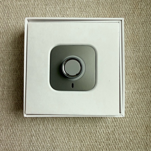 EUC Oura Ring 4 in Silver size 7 - Picture 3 of 3